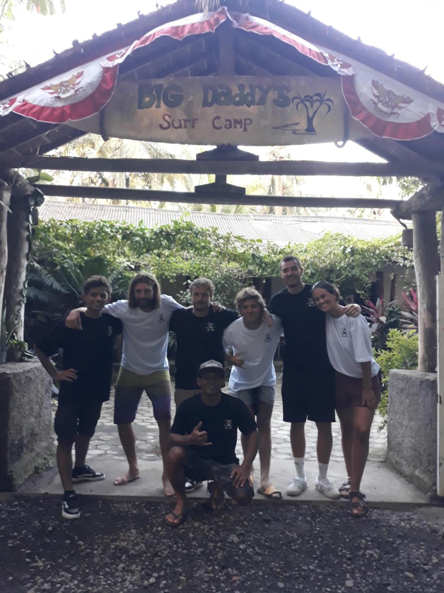 Ferienwohnung Big Daddy'S Surfcamp Pasanggaran Exterior foto