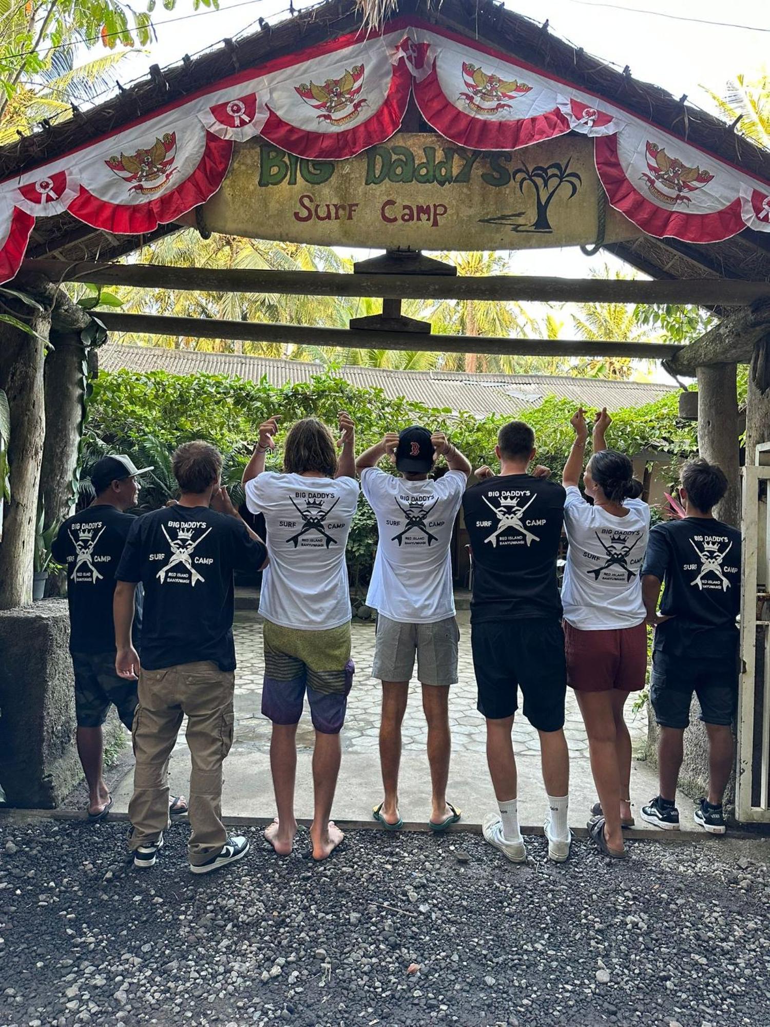 Ferienwohnung Big Daddy'S Surfcamp Pasanggaran Exterior foto