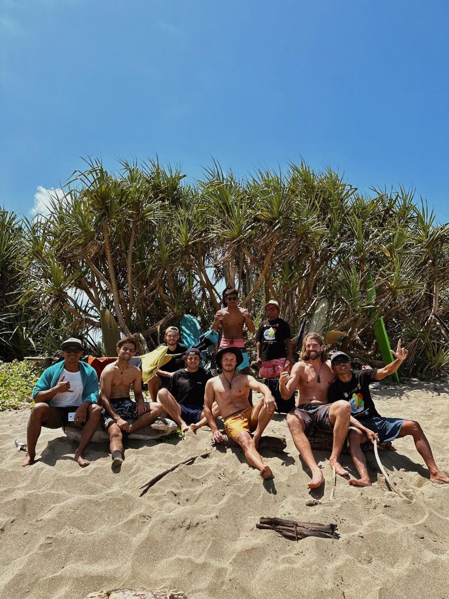 Ferienwohnung Big Daddy'S Surfcamp Pasanggaran Exterior foto